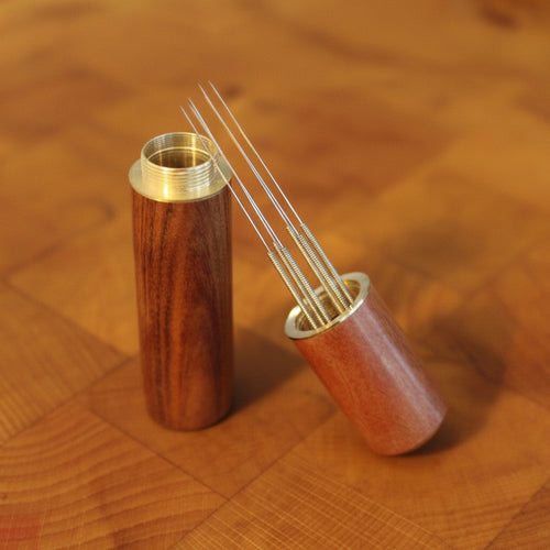 Walnut Needle Distributor